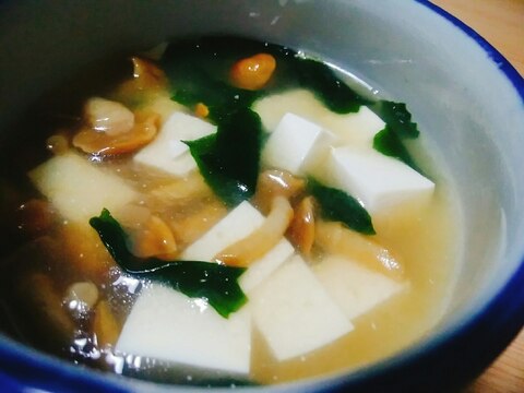 豆腐となめことわかめのスープ